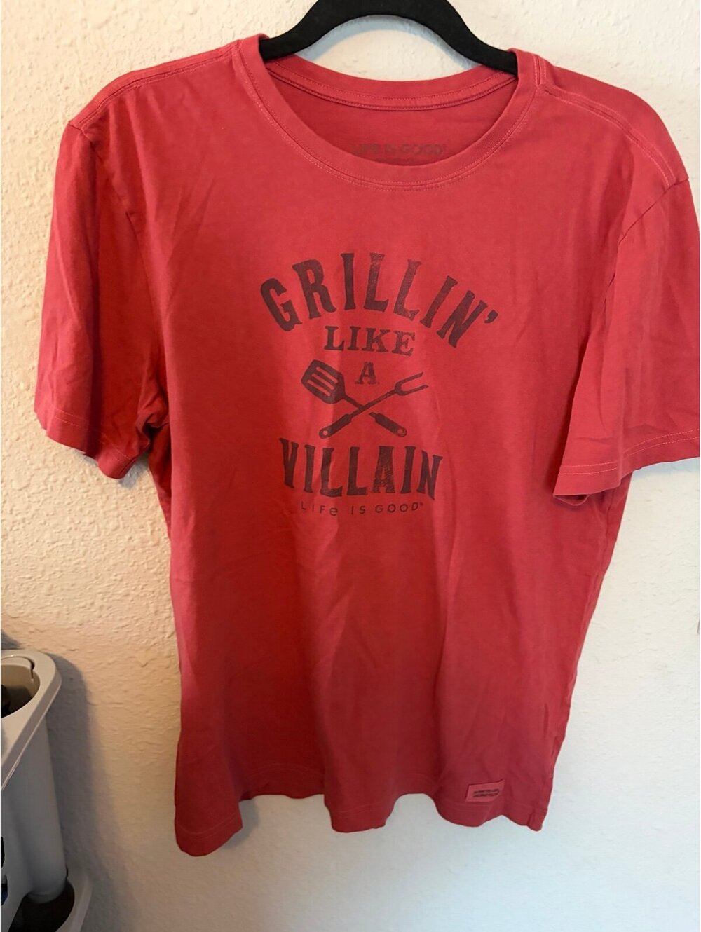 Men's Life is Good Grillin' like a villian red tshirt size M